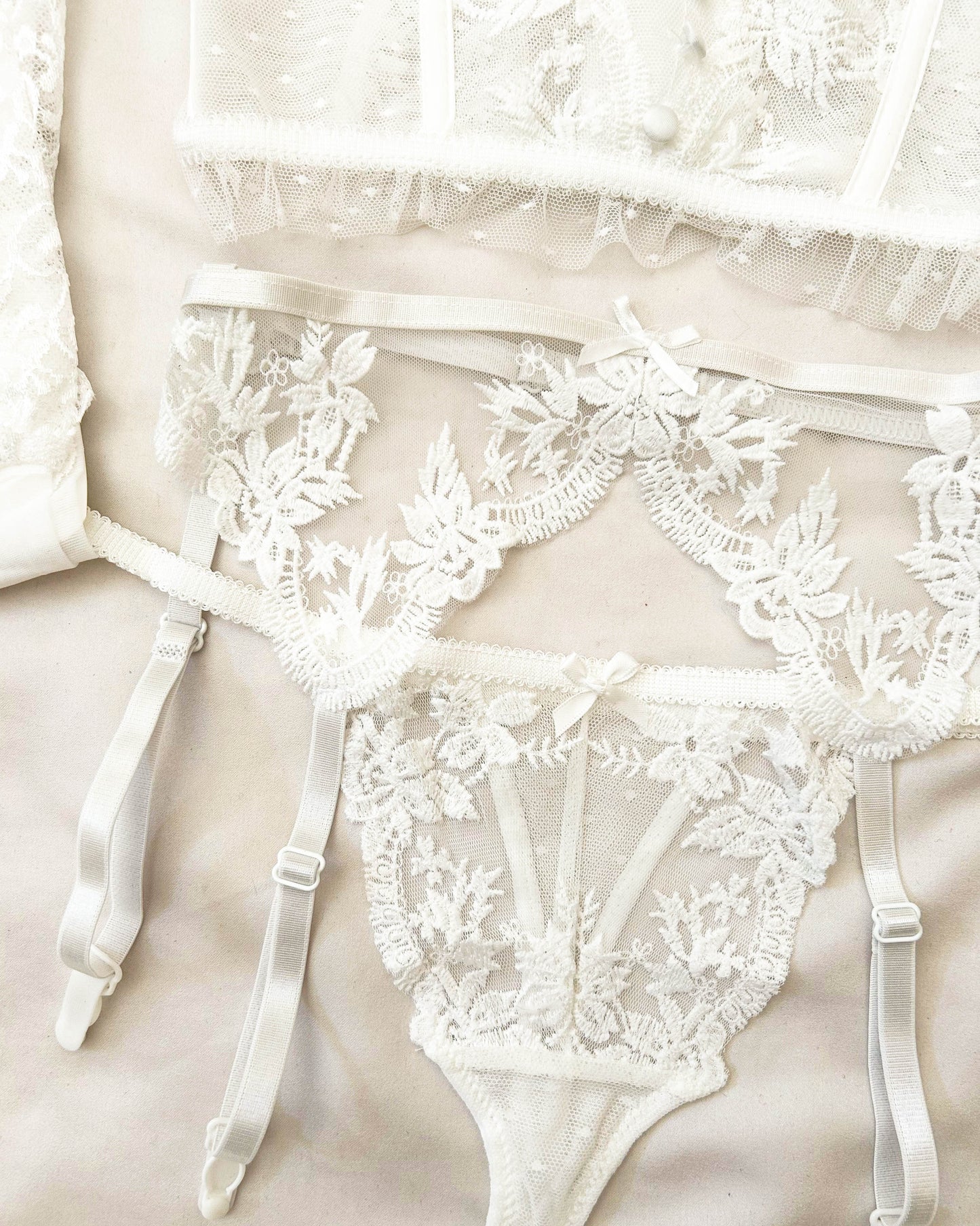 Conjunto liguero Aurora