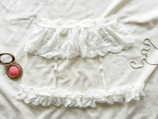 Conjunto falda arnés encaje