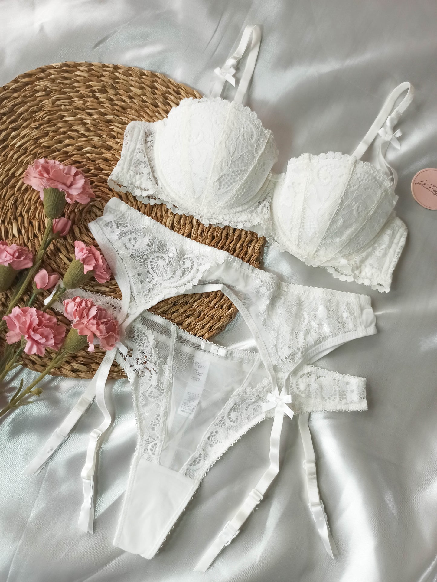 Set liguero Anastasia, con medias