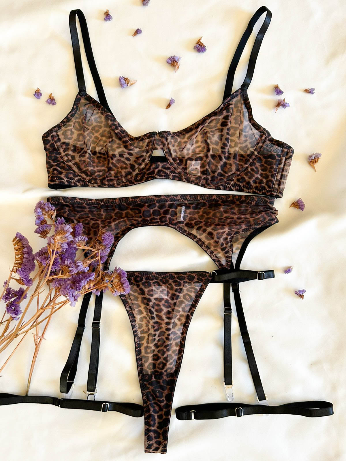 Conjunto liguero Leopardo