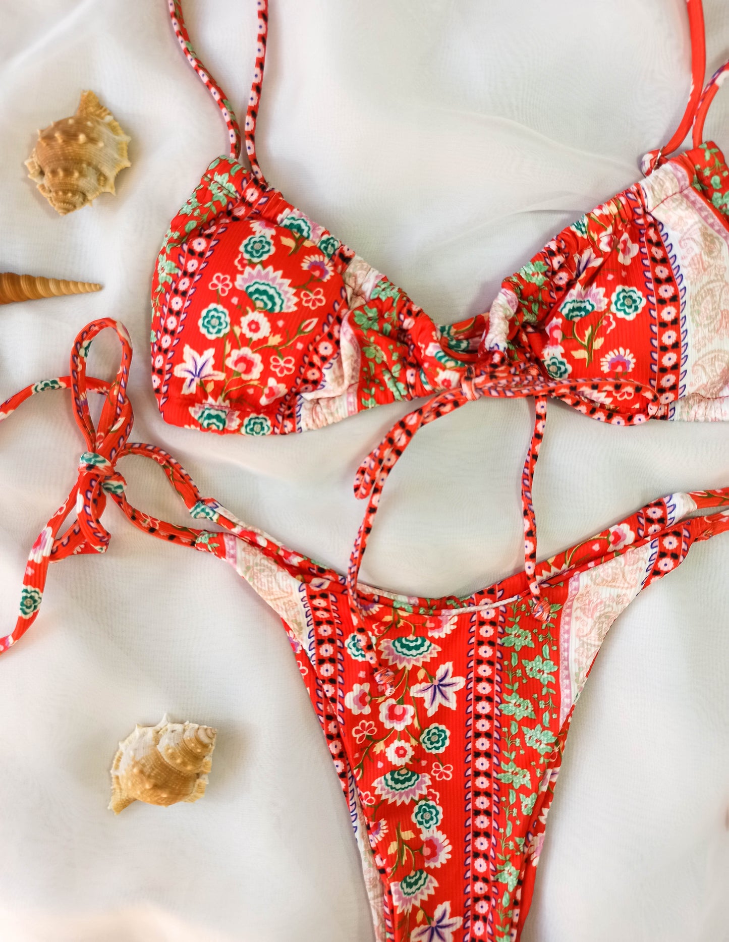 Bikini patrón floral